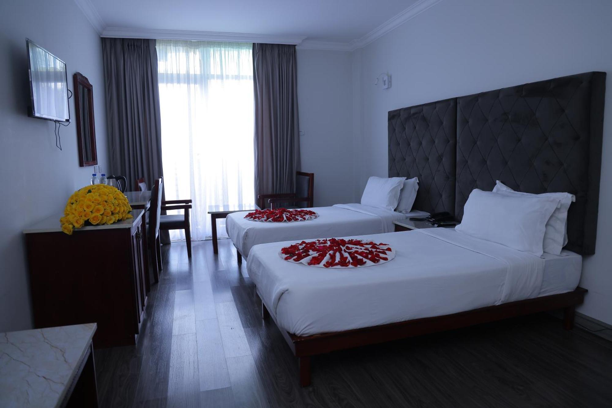 Trinity Hotel Addis Ababa Exterior photo
