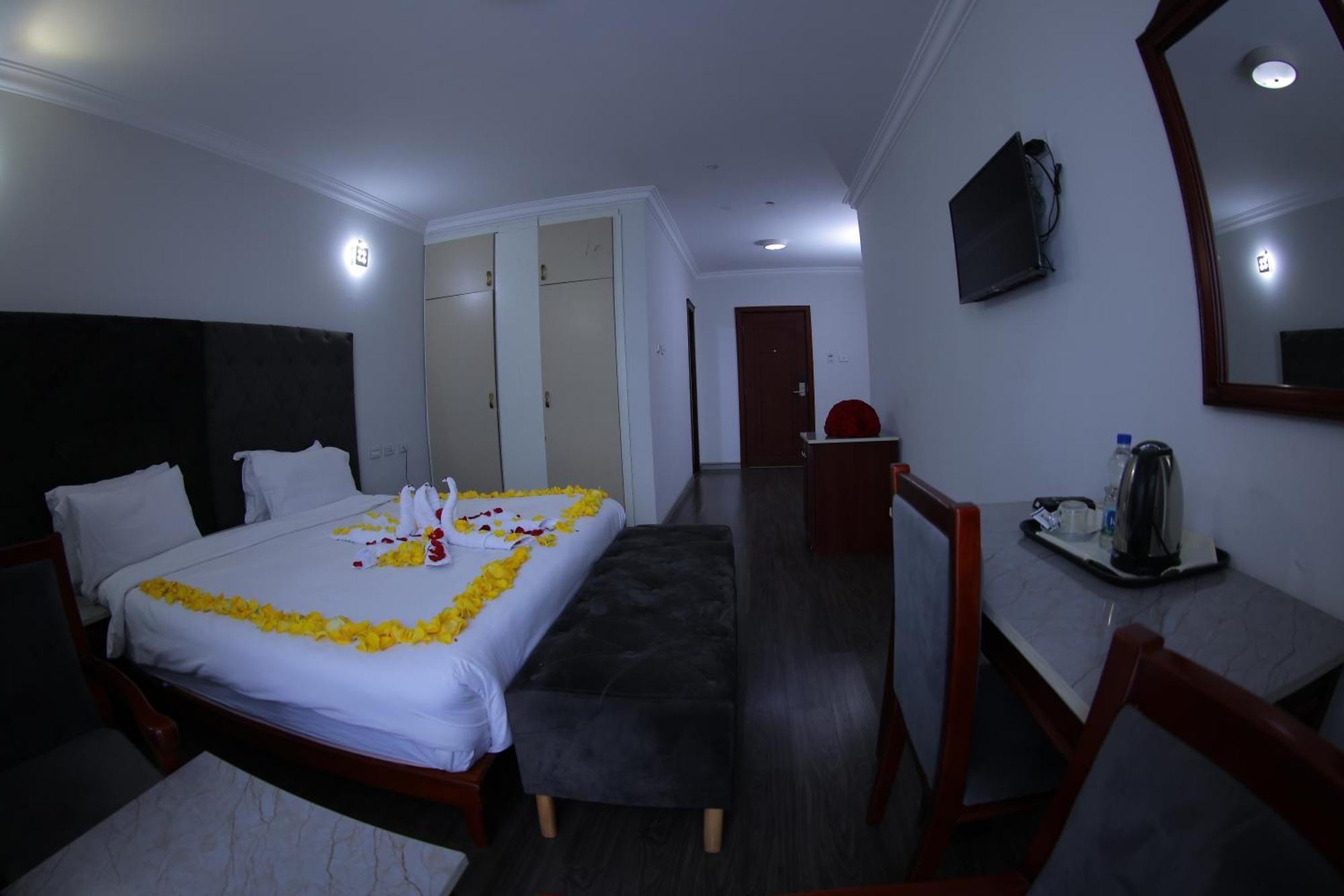 Trinity Hotel Addis Ababa Exterior photo