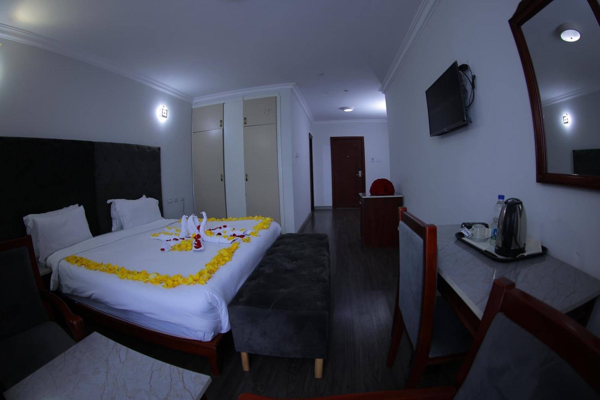 Trinity Hotel Addis Ababa Exterior photo